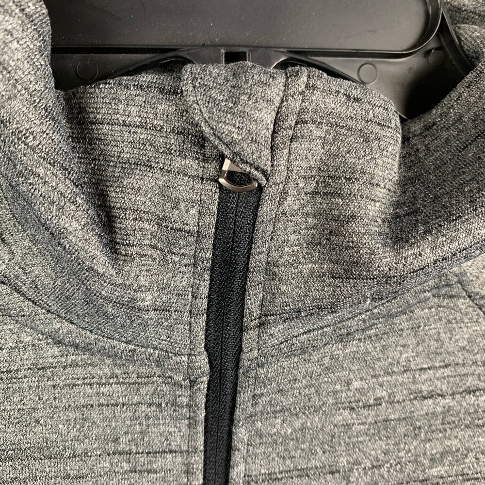 UA Women Microstripe Tech 1/4 Zip Shirt Sz S - Picture 3 of 3